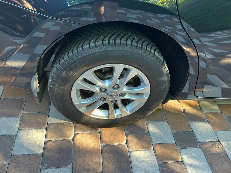 Toyota corolla 2014 року 1,3 бенз/газ