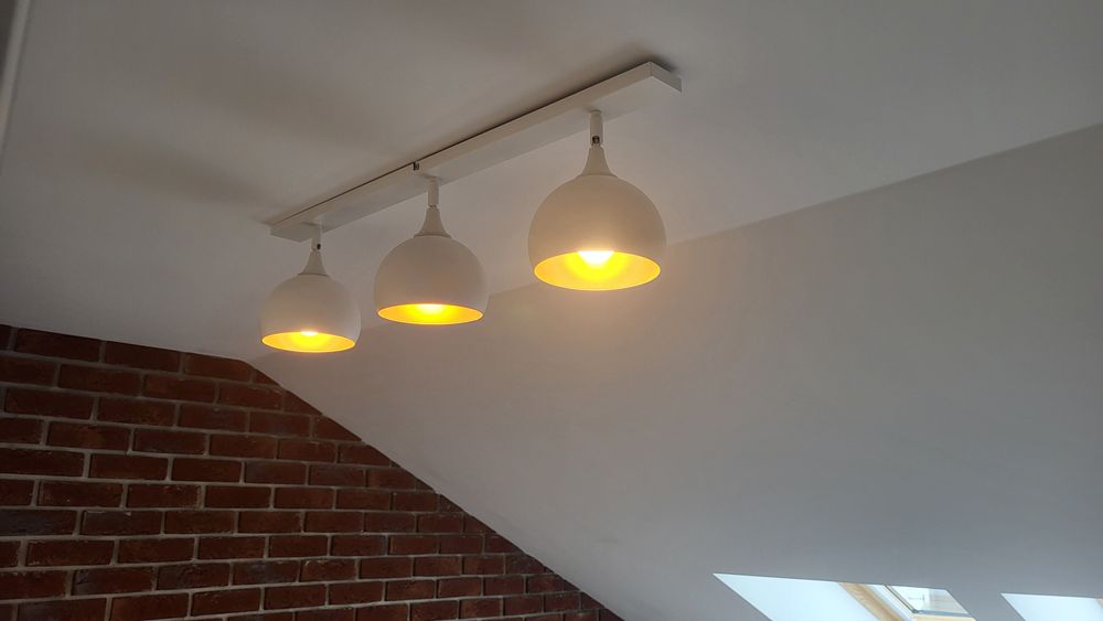 Lampa sufitowa trzy punkty świetlne
