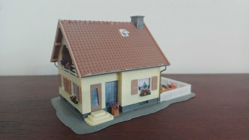 Na makietę dom jednorodzinny z ogródkiem AUHAGEN skala 1:87