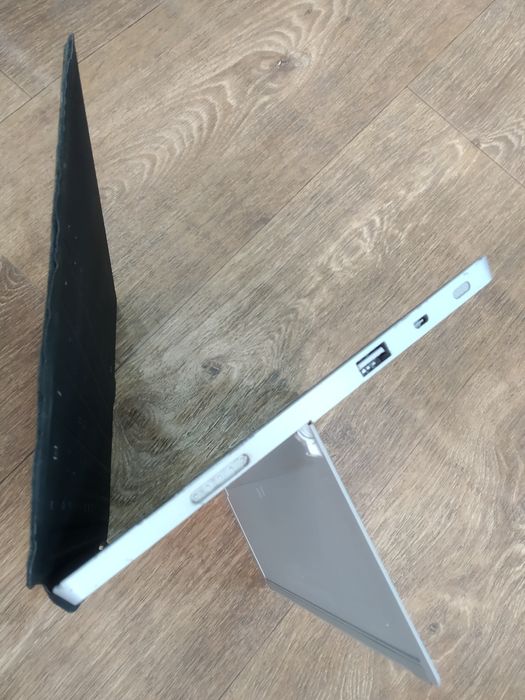 Microsoft Surface 2RT (1572)