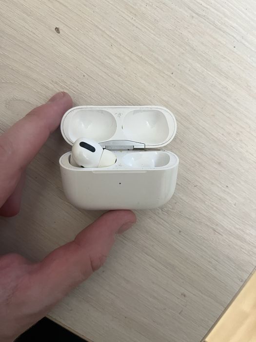наушники air pods pro 1 с одним левым наушником и кейс