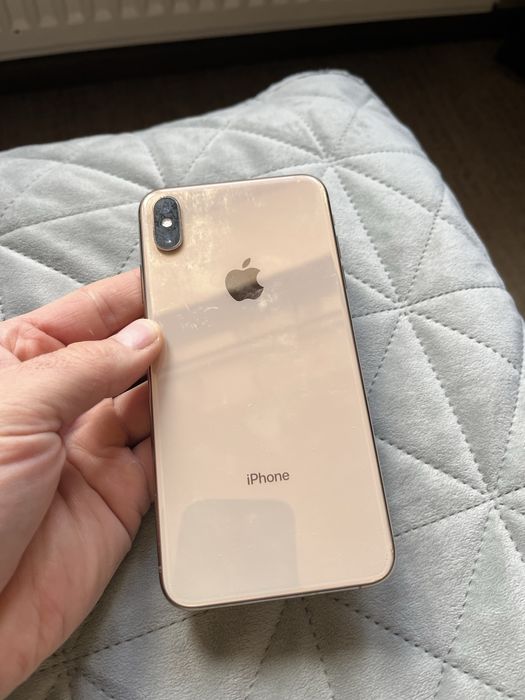 Apple iPhone xs Max заблокований iCloud