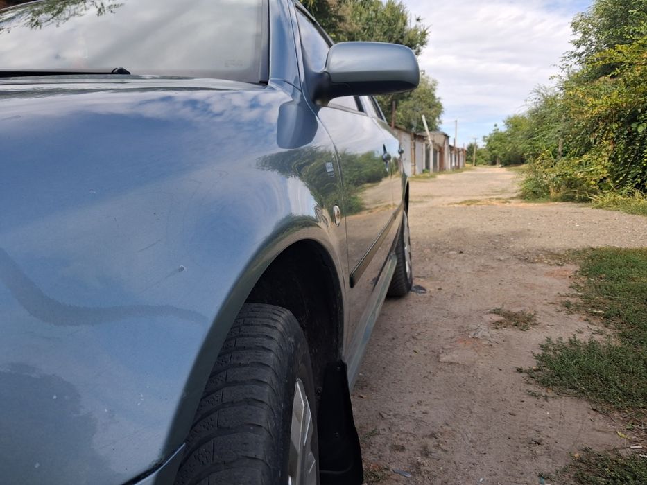 Продам гарну Шкоду Тур(без вкладень)