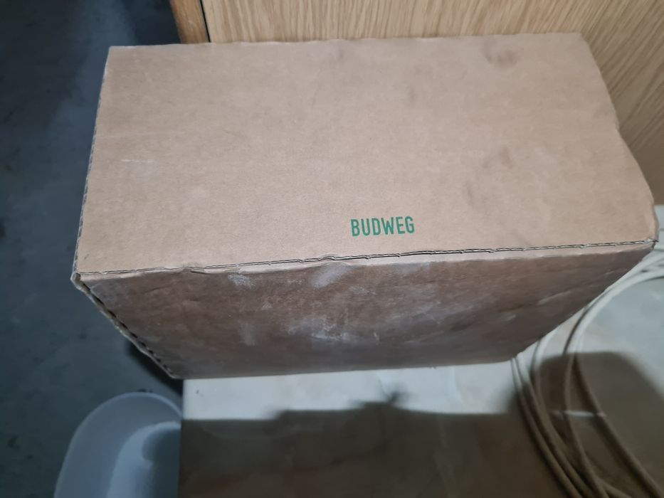 BUDWEG 344837 Zacisk elektryczny hamulca tarczowego tył P