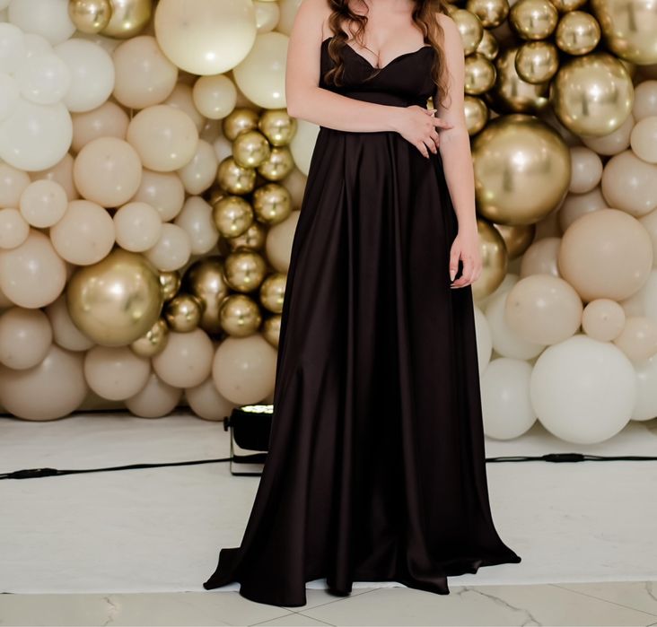 Елегантна вечірня сукня