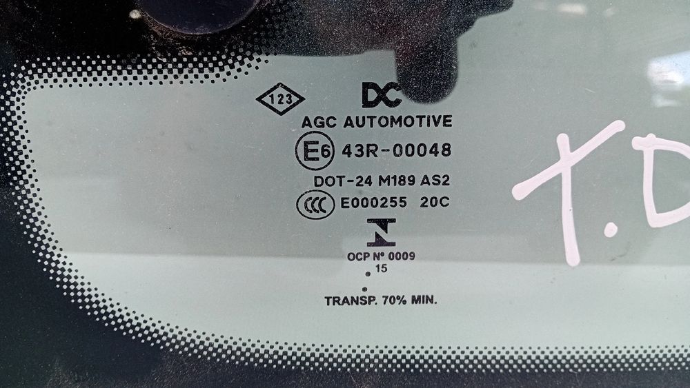 Vidro porta trás direito RENAULT Twingo III (BCM_)