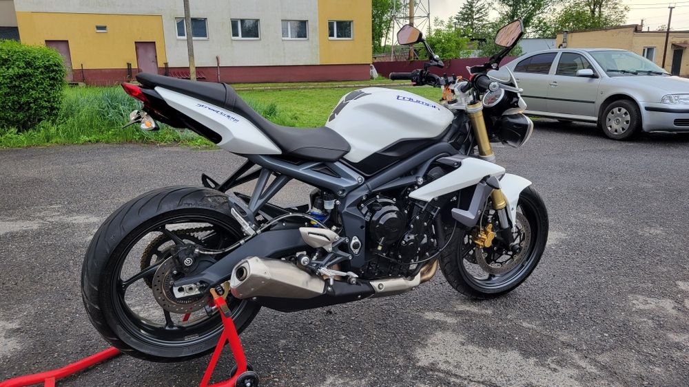 Triumph Street Triple 675 з Японії