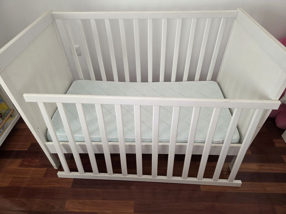 Berço de bebé Ikea usado
