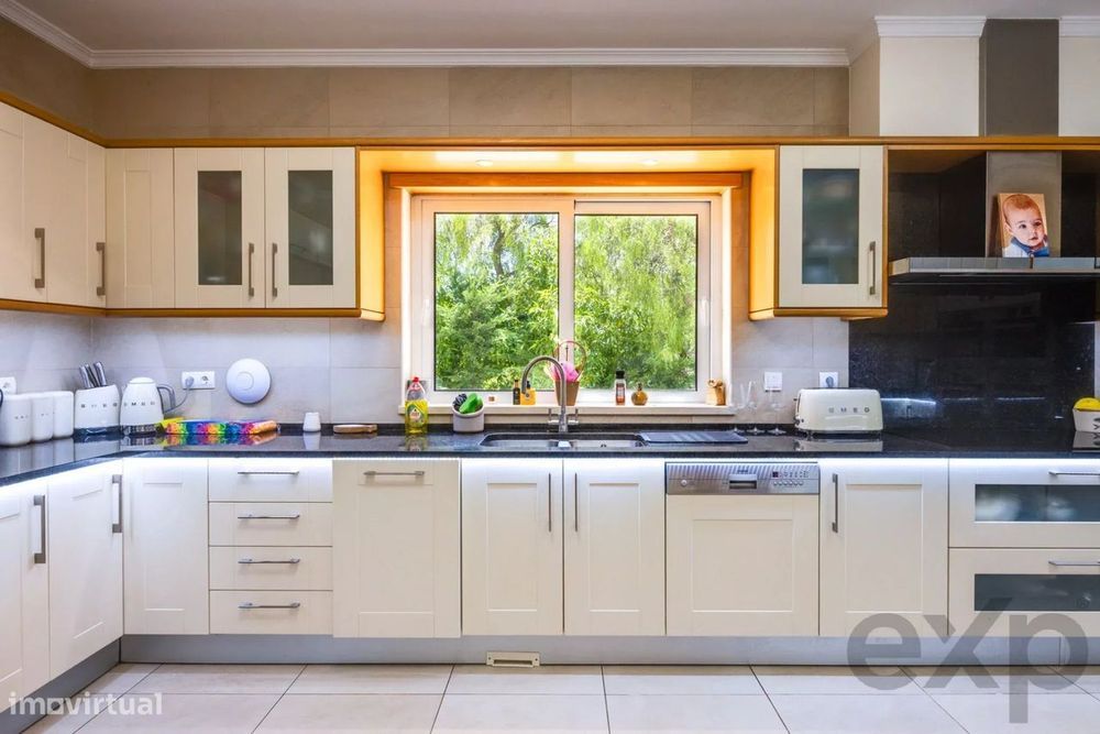 Moradia Familiar T3+1 com Piscina, Entre Lagos e Praia da Luz