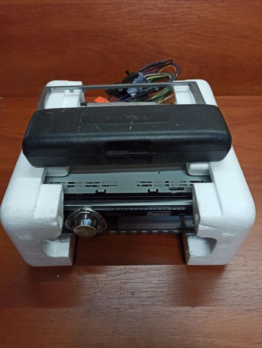 Магнитола Pioneer Deh P5990IB.