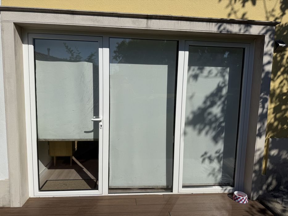 Janela com porta em Aluminio