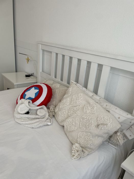 URGENTE - Cama ikea + estrado + colchao vesteroy (como novo)
