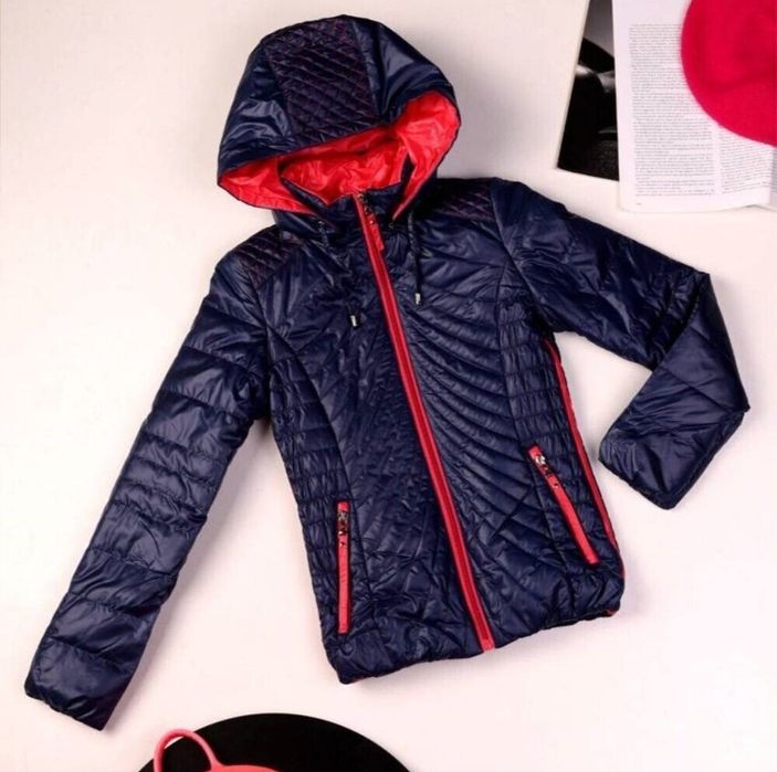 Продам демисезонную курточку для девочек