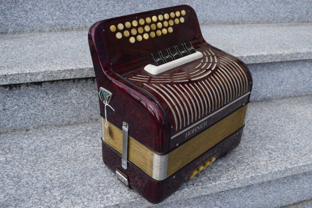 HOHNER Concertina, 3-Voice, A-Tuned, Model No. 21564283975331713121