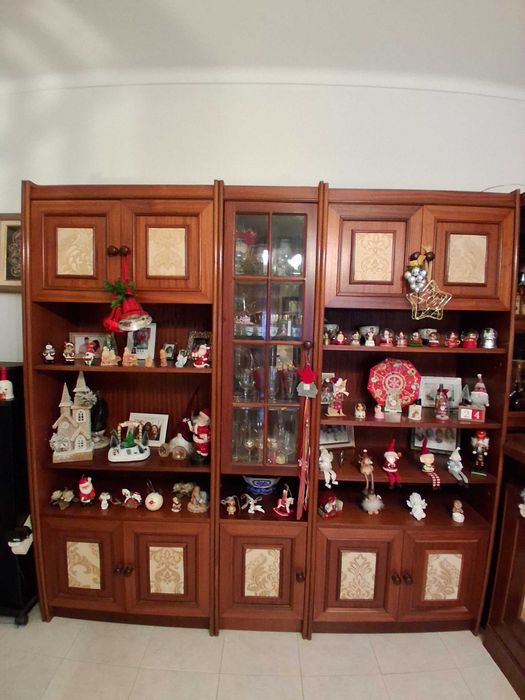 Móvel de sala de estar com bar incluído