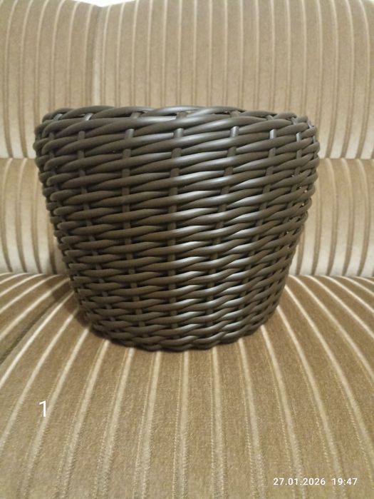 Стильне декоративне кашпо для рослин