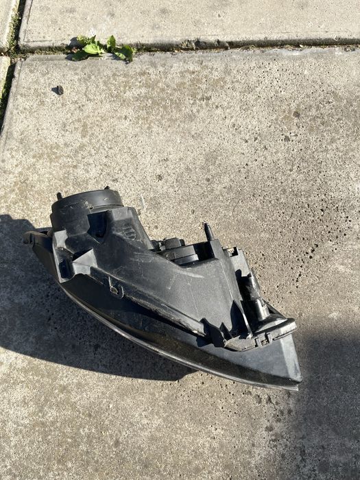 Права фара honda vfr 800 2003