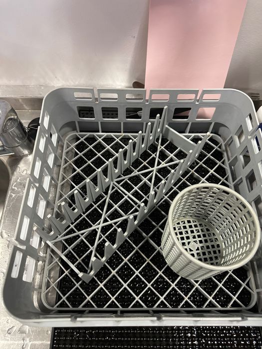 Máquina de lavar copos profissional Kromo – compacta e ideal para bar/café
