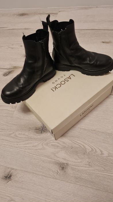 Buty, botki zimowe skóra czarne dla dziewczynki, Lasocki Young roz. 35