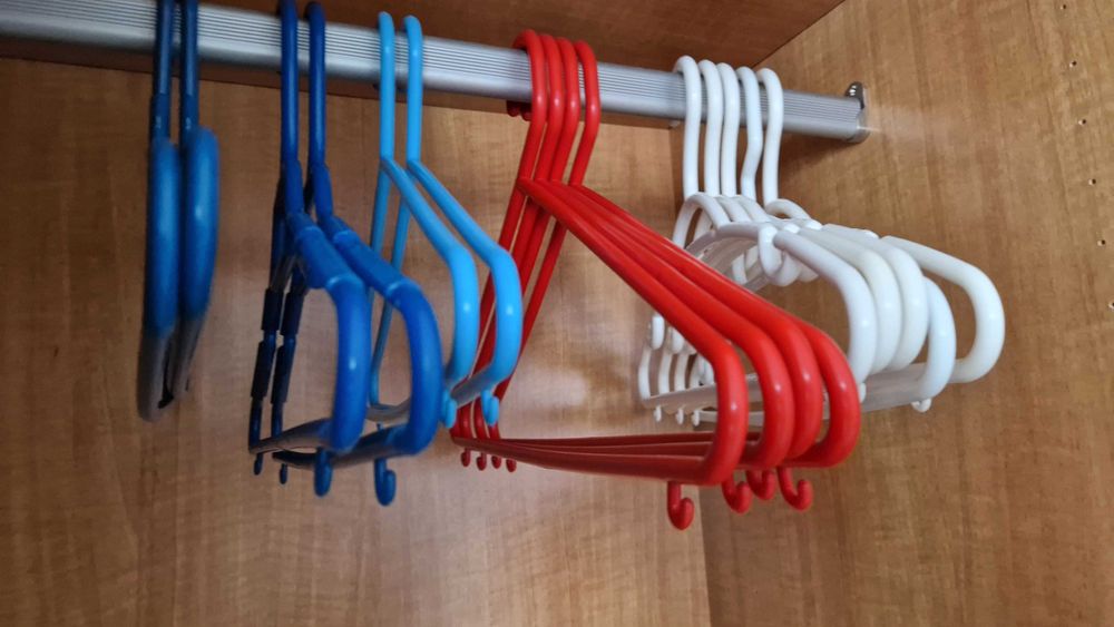 Conjunto 14 cabides multi cor em plastico