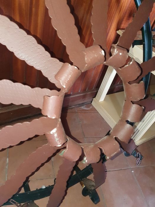 Candeeiro em armação de ferro trabalhado