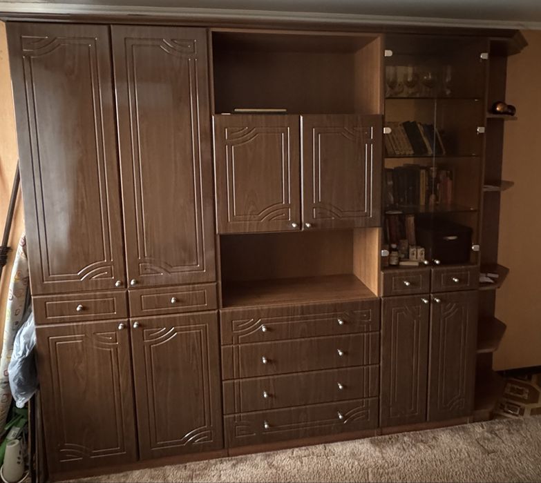 Продам меблеву стінку 280/230/45см