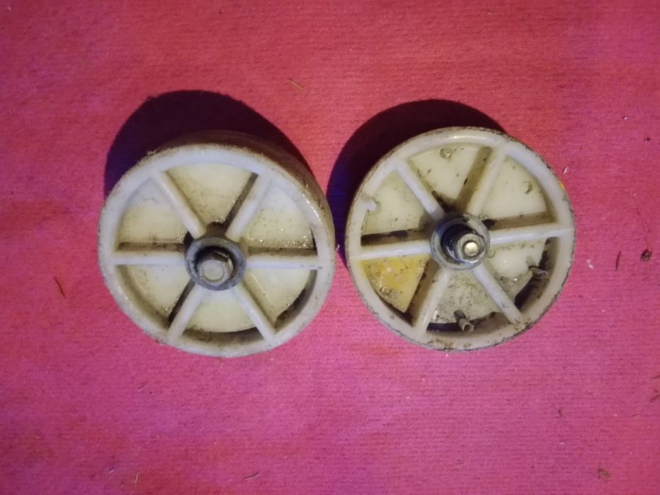 Kółka od rusztowania z czasów PRL.