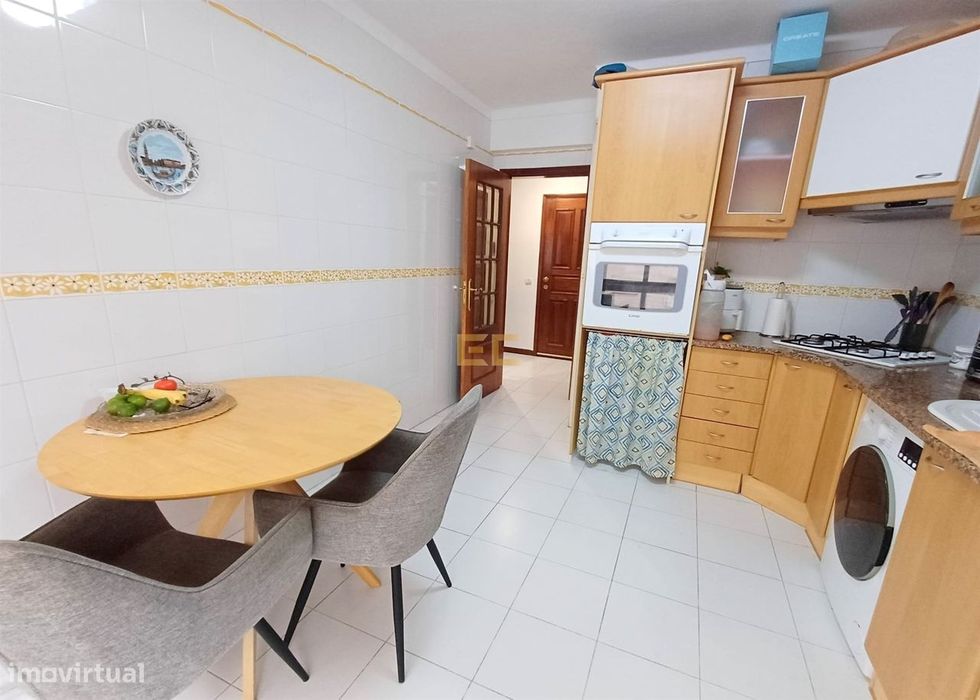 T1 Kitchenette, para venda – Abadias!