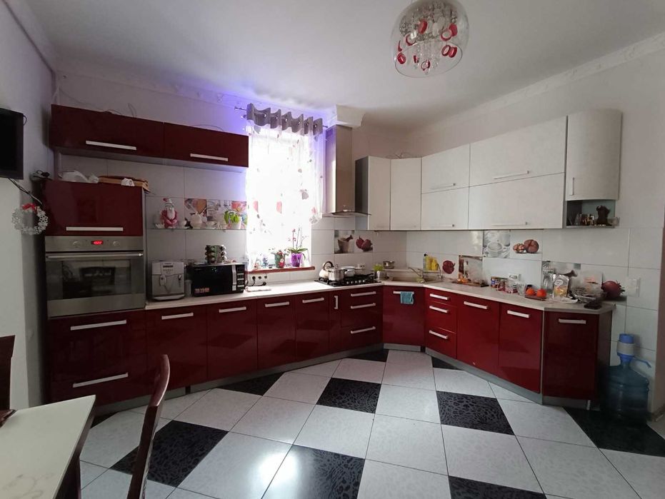 Продаж будинку з сонячними панелями, район школи №2, м. Дрогобич!