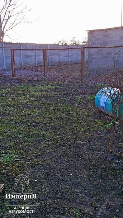 Участок с коммуникациями.Три километра от Песчаного массива.