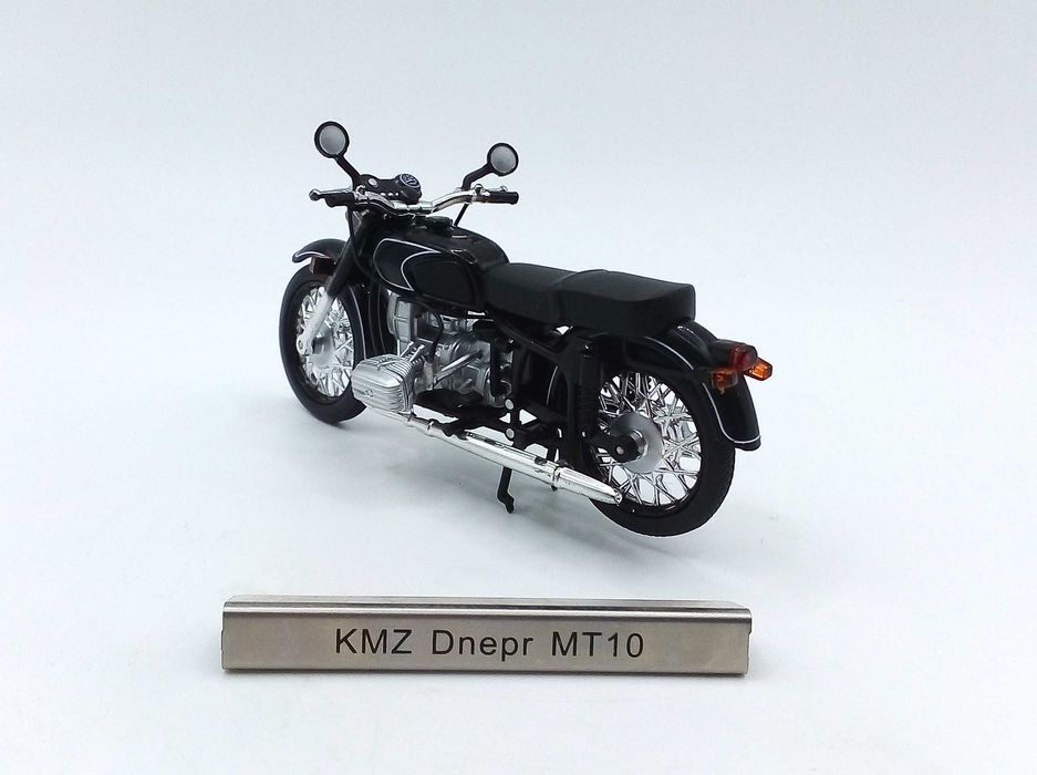 Motocykl KMZ Dniepr MT10 1971 - skala 1:24 - Atlas