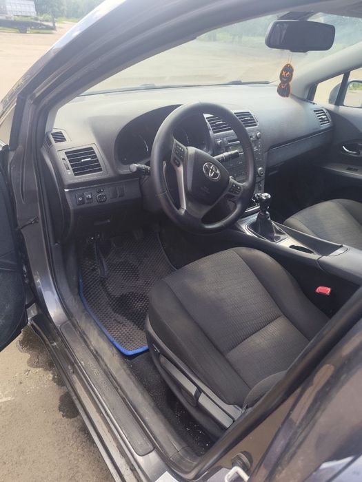 Toyota Avensis 2010
