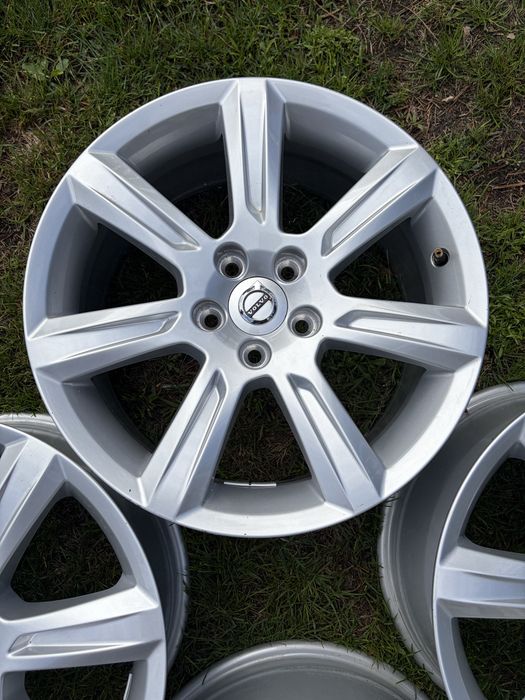 Felgi 17’ Volvo V90,V70,V60 5x108 jak nowe