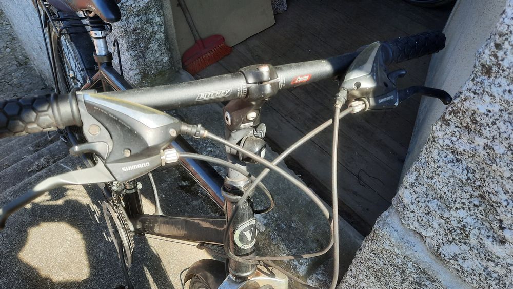 Bicicletas de montanha em muito bom estado.