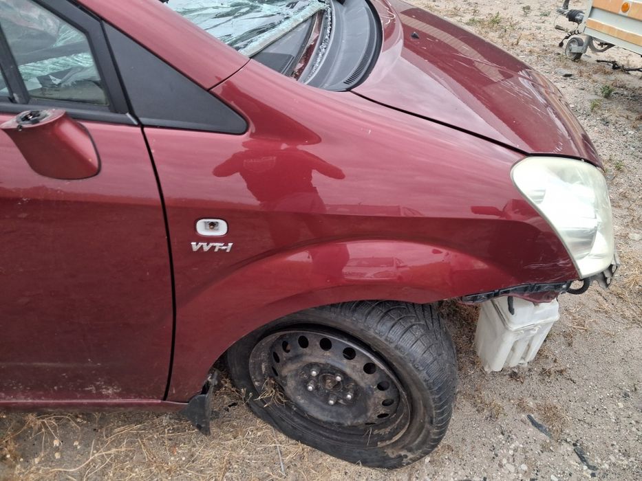 Toyota corolla verso 3q3 blotnik prawy przód przedni części maska