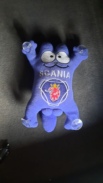 Мяка іграшка в авто SCANIA