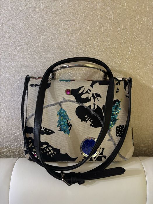 Вінтажна дизайнерська сумка Christian Lacroix Bazar з великим ключем і розкішною вишивкою!