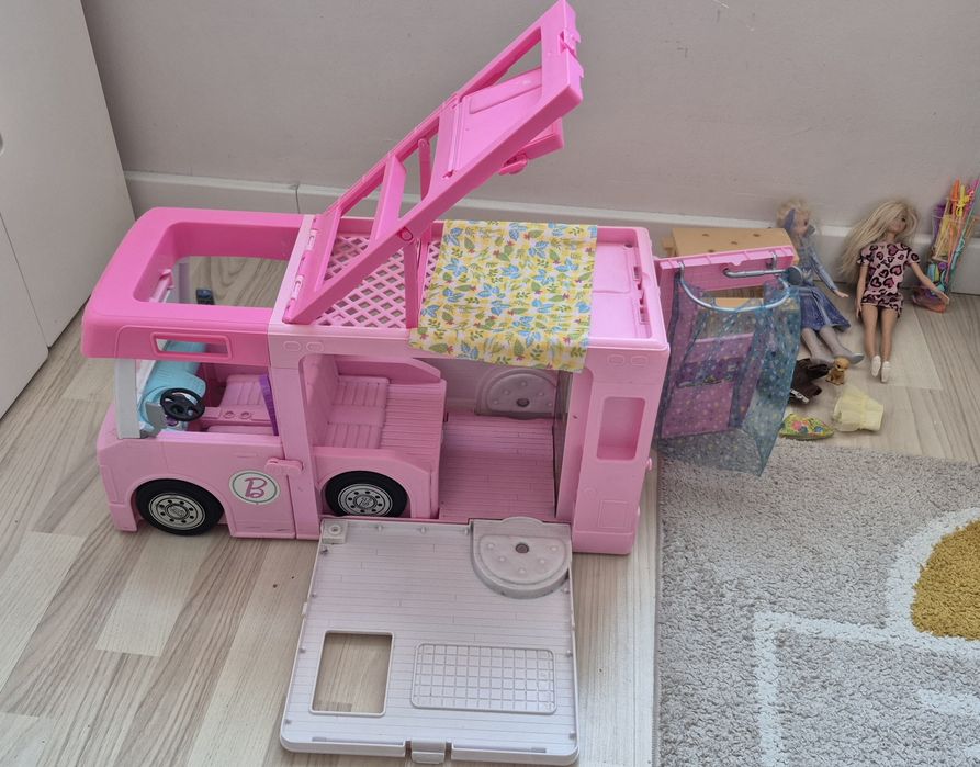 Kamper Barbie super stan