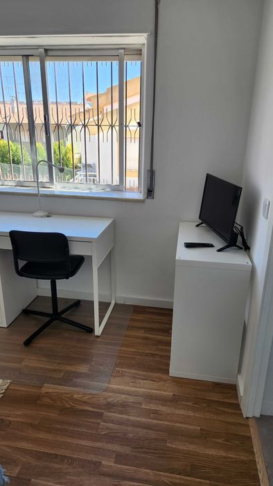Quarto para Alugar na Parede