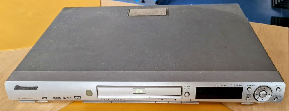 Odtwarzać Pioneer DV-2650