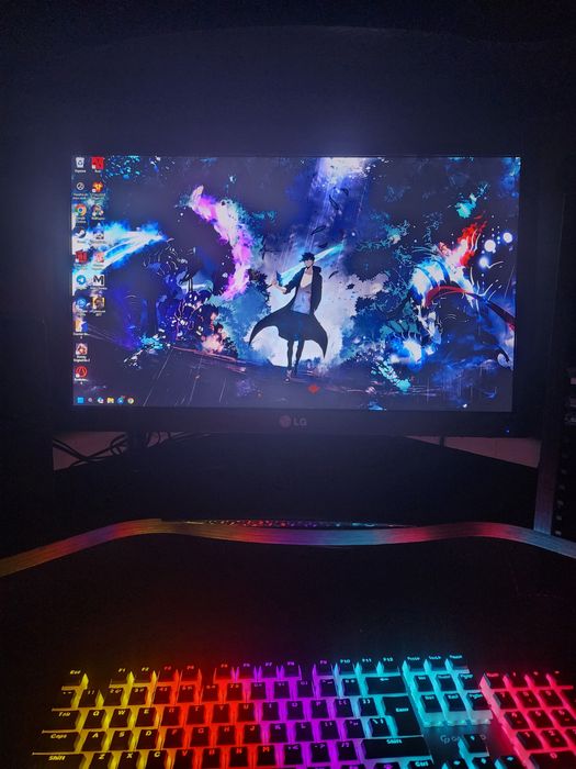 Монітор LG flatron e2251t-bn Дуже яскравий