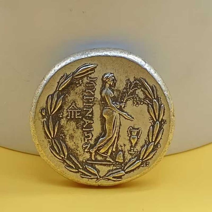 Древнегреческая монета