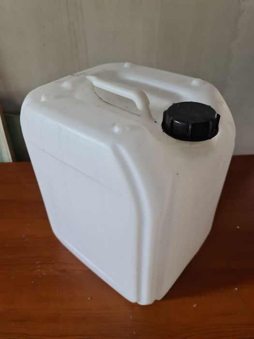 Pojemniki 20 i 25L