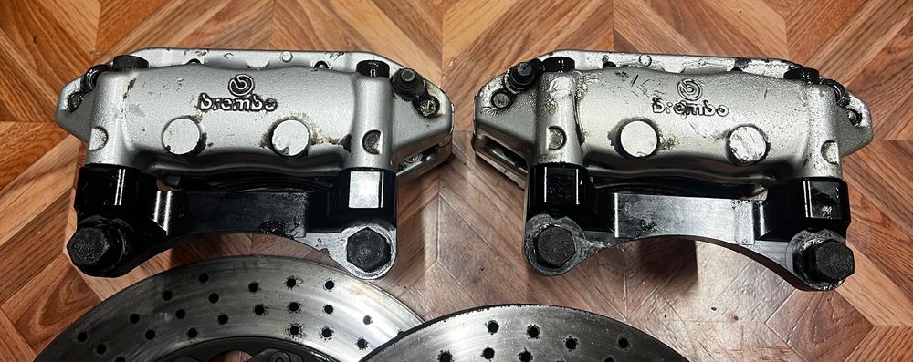 Brembo 4 поршні під Mazda Rx8 оригінальний комплект Bolt On