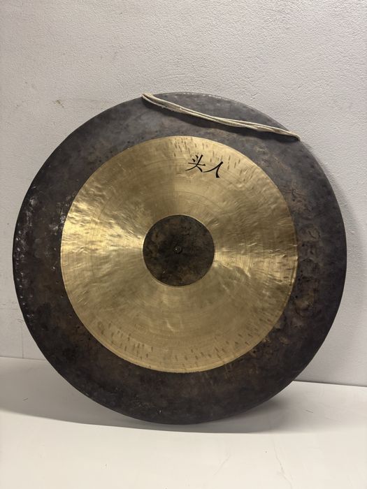 Gong -instrument muzyczny z grupy idiofonów płytowych uderzanych