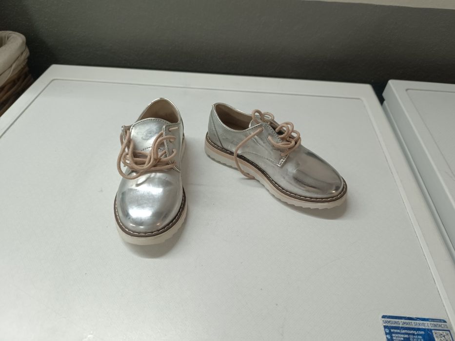 Botas  para menina em ótimo estado