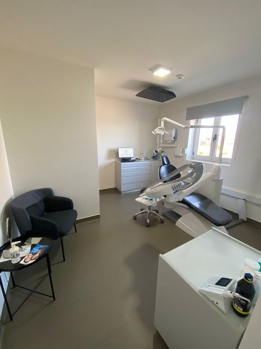 Trespasse de Gabinete Dentário em Pleno Funcionamento