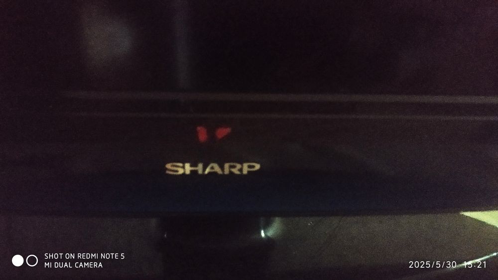 Телевизор Sharp б/у.