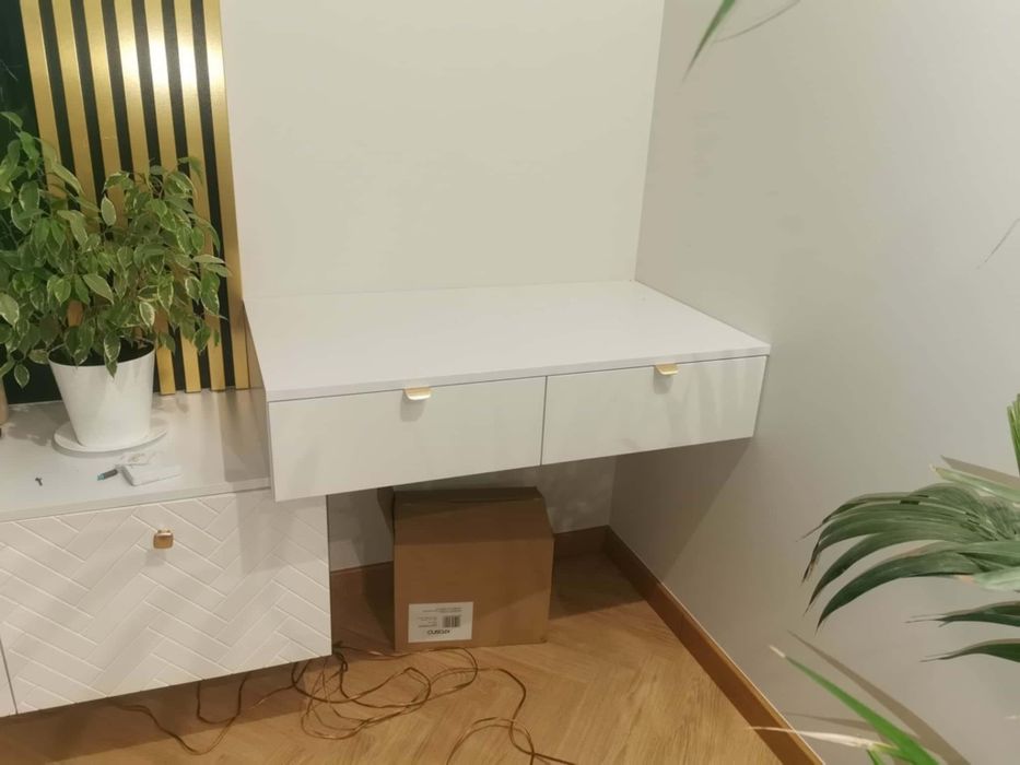 Biurko  wiszace białe