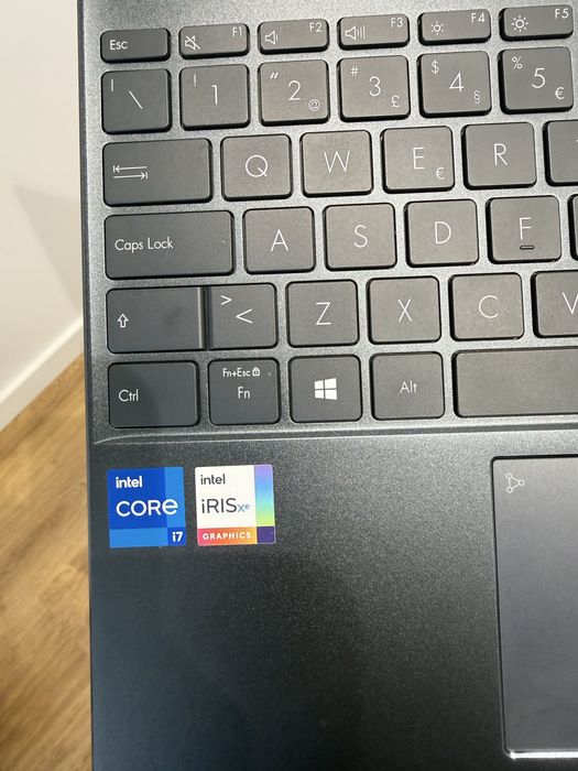 ASUS Zenbook 14 (UX425EA) i7 1TB 16GB RAM como novo, sem marcas de uso